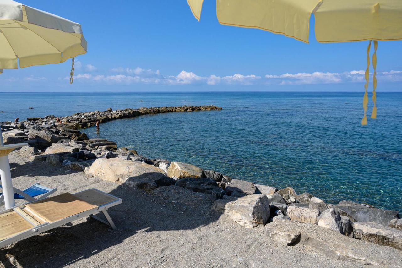 Villaggio Stella Del Sud & Resort Pisciotta Exterior photo